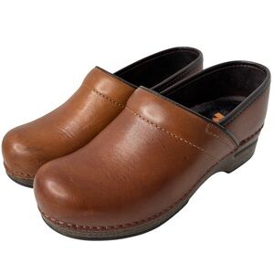Classic Brown Leather Clogs